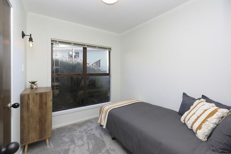 Photo of property in 4 Catherine Crescent, Moturoa, New Plymouth, 4310