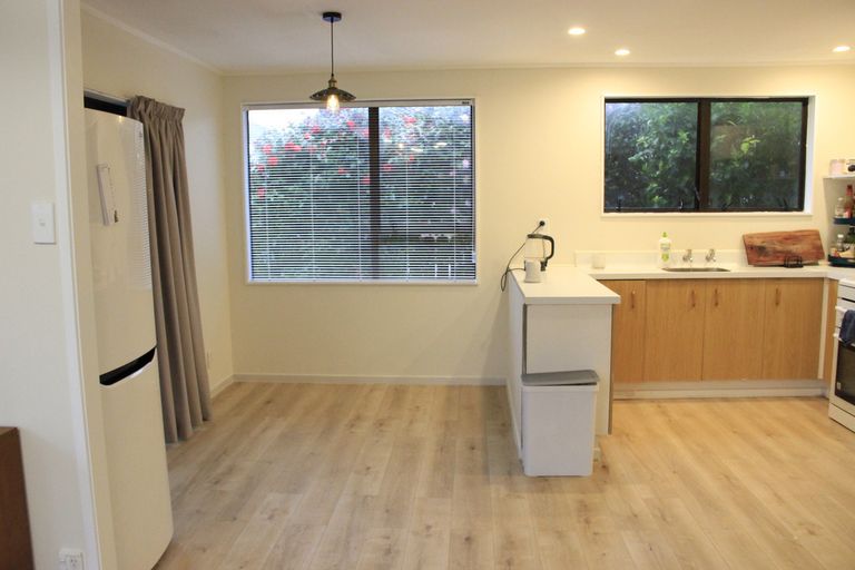 Photo of property in 1/14 Compass Place, Te Atatu Peninsula, Auckland, 0610