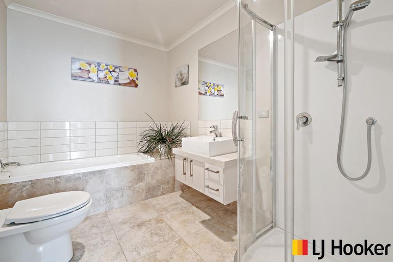 Photo of property in 30 Reins Road, Takanini, 2112