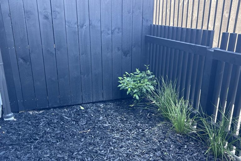 Photo of property in 6/2 Stokes Avenue, Te Atatu Peninsula, Auckland, 0610