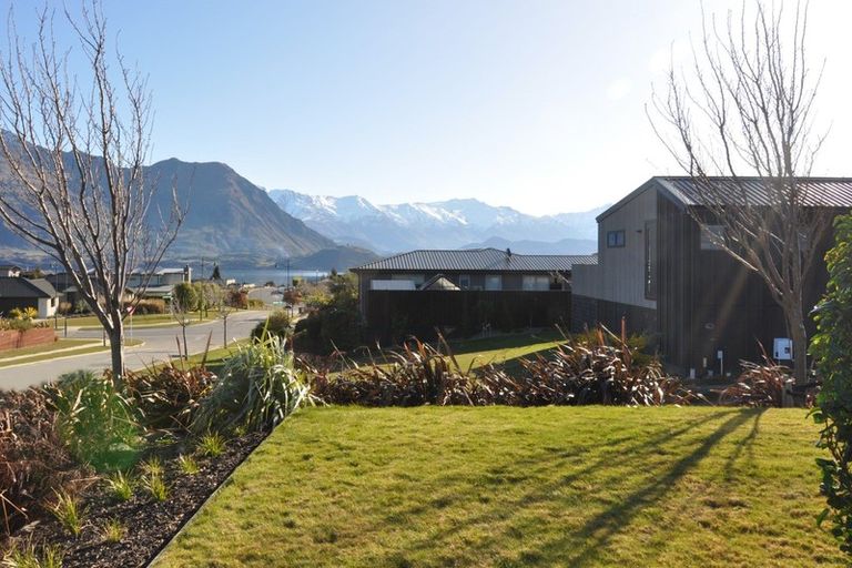 Photo of property in 41 Minaret Ridge, Wanaka, 9305