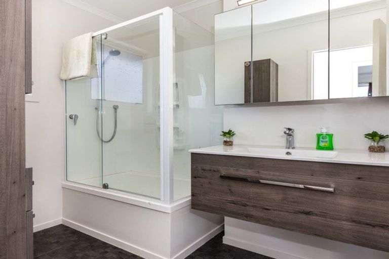 Photo of property in 1/15 Kotare Street, Hilltop, Taupo, 3330