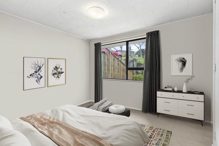 Photo of property in 201 Glengarry Road, Glen Eden, Auckland, 0602