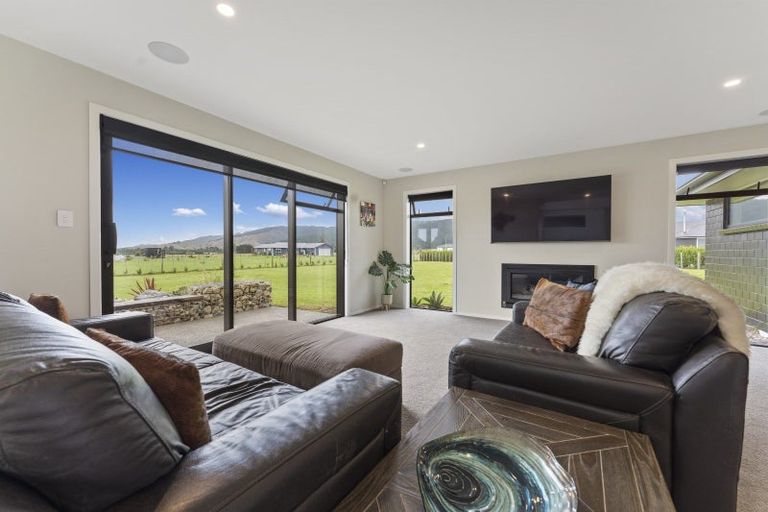 Photo of property in 9 Oriwa Lane, Levin, 5571