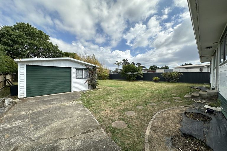 Photo of property in 12 Lynley Place, Pakuranga Heights, Auckland, 2010