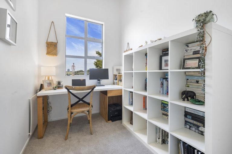 Photo of property in 36a Max Short Drive, Pukekohe, 2120