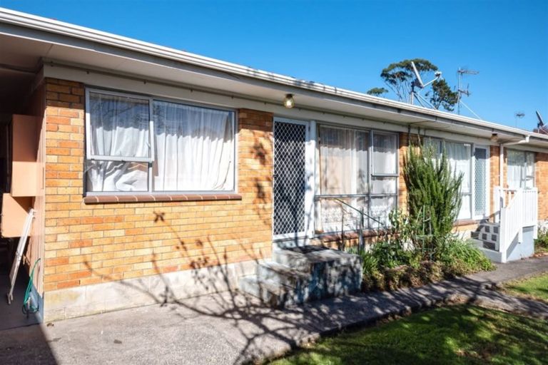 Photo of property in 4/79 Glendale Road, Glen Eden, Auckland, 0602