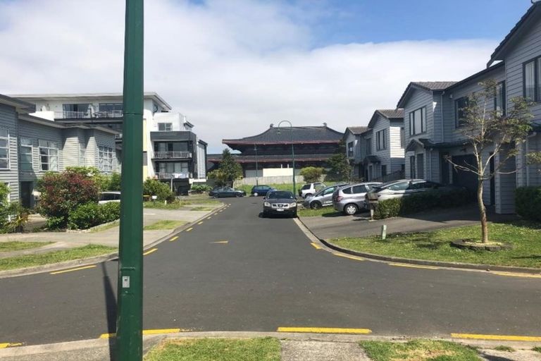 Photo of property in 13 Bushpark Place, Flat Bush, Auckland, 2016