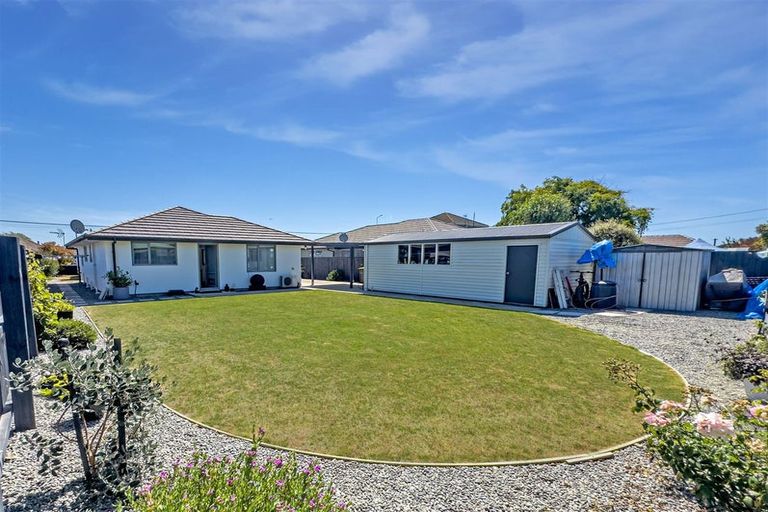 Photo of property in 39 Vivian Street, Burwood, Christchurch, 8083