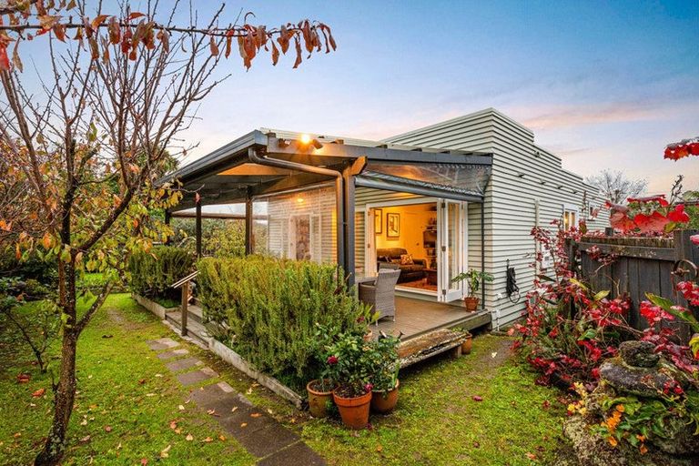 Photo of property in 1b Nicolas Avenue, Glen Eden, Auckland, 0602