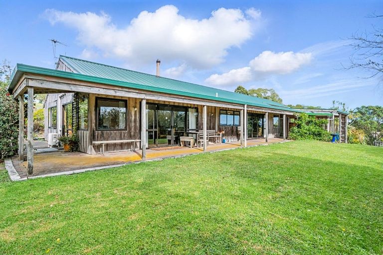 Photo of property in 83 Pipitiwai Drive, Helensville, Kaukapakapa, 0871