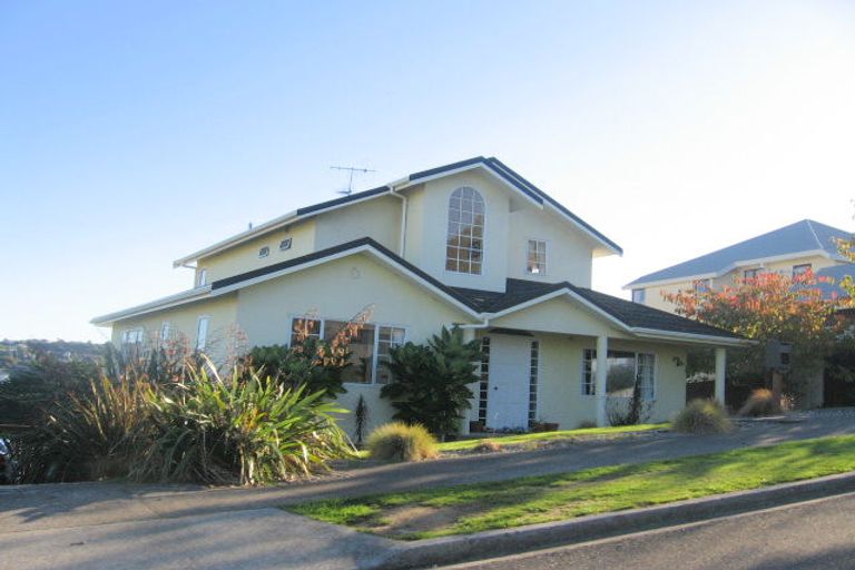 Photo of property in 4 Saunders Close, Whitby, Porirua, 5024
