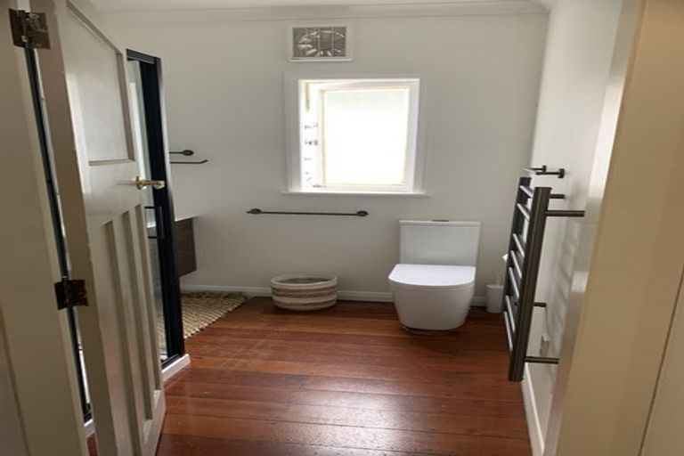 Photo of property in 12 Hargreaves Street, Mount Cook, Wellington, 6021