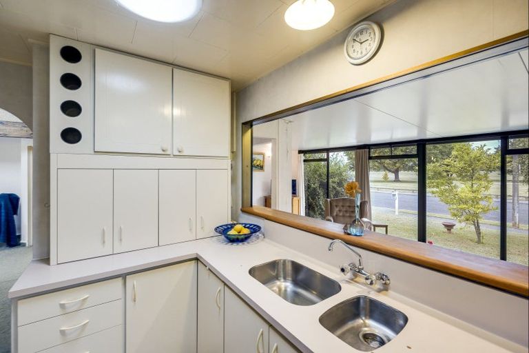 Photo of property in 110 Freyberg Avenue, Tamatea, Napier, 4112