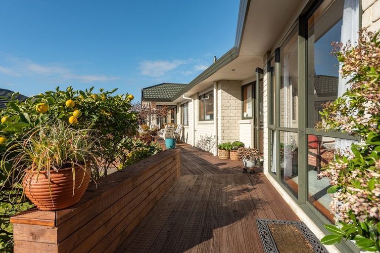 Photo of property in 2 Taranui Way, Paraparaumu Beach, Paraparaumu, 5032