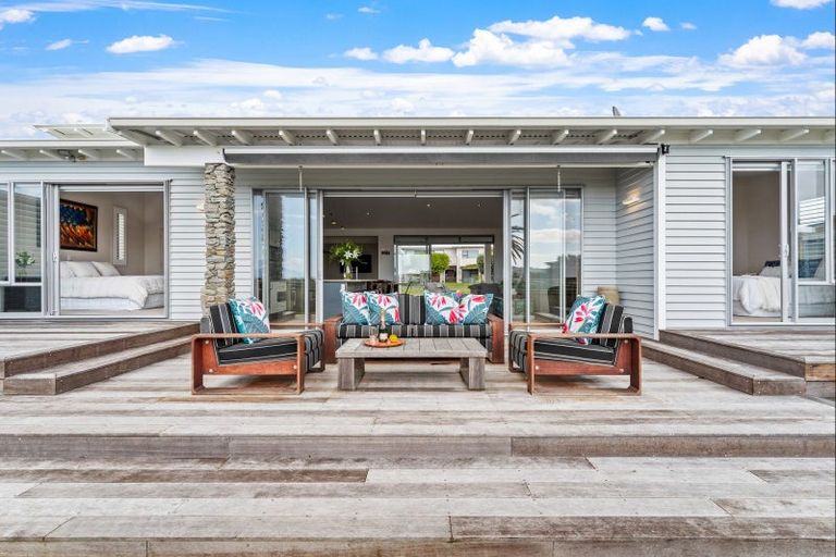 Photo of property in 15 Meiklejohn Way, Omaha, 0986