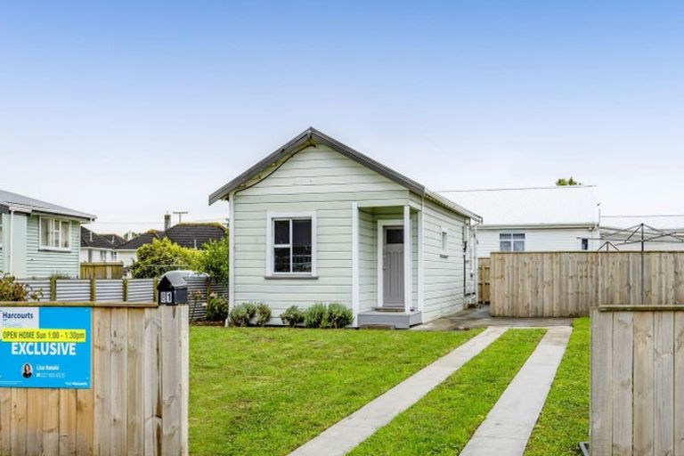 Photo of property in 81 Manawapou Road, Hawera, 4610