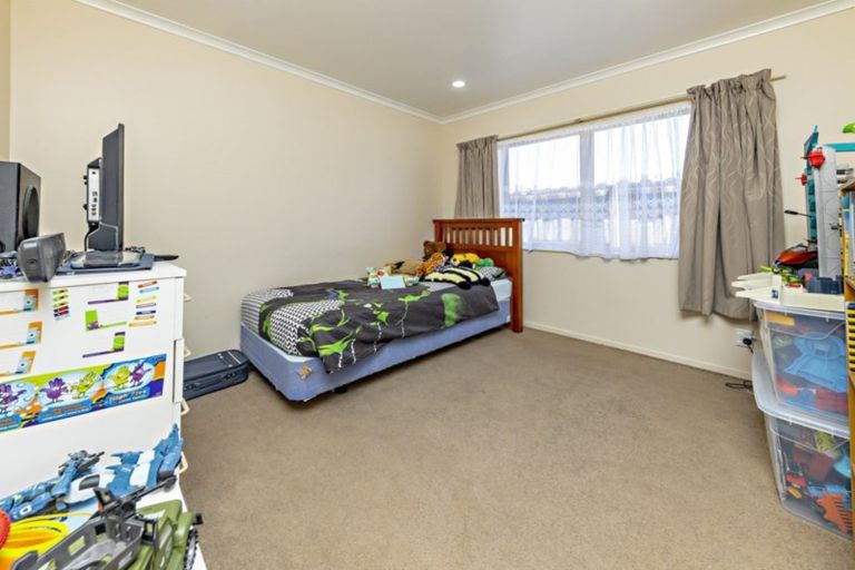 Photo of property in 23 Milson Drive, Papakura, 2110