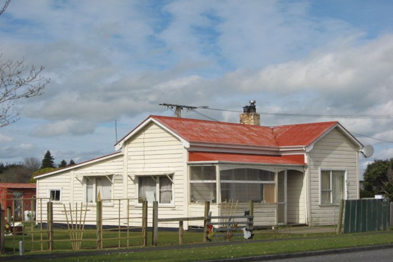 Photo of property in 4 Sylvia Street, Stratford, 4332