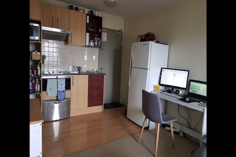 Photo of property in 6j/17 Crown Lynn Place, New Lynn, Auckland, 0600
