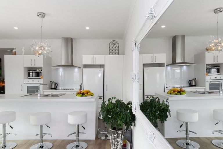 Photo of property in 28 Excelsa Place, Papamoa Beach, Papamoa, 3118