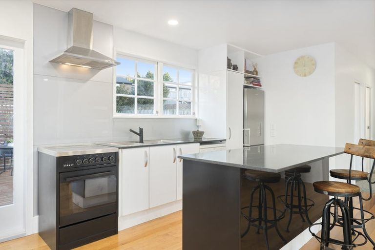 Photo of property in 37 Keegan Drive, Massey, Auckland, 0614