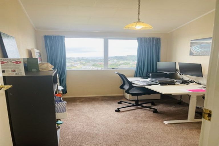 Photo of property in 6 Kekerenga Street, Strathmore Park, Wellington, 6022