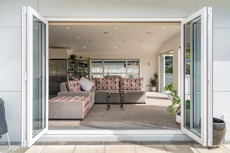 Photo of property in 62 Banks Boulevard, Whitby, Porirua, 5024