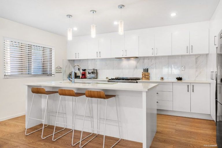 Photo of property in 1/76 Glamorgan Drive, Torbay, Auckland, 0630