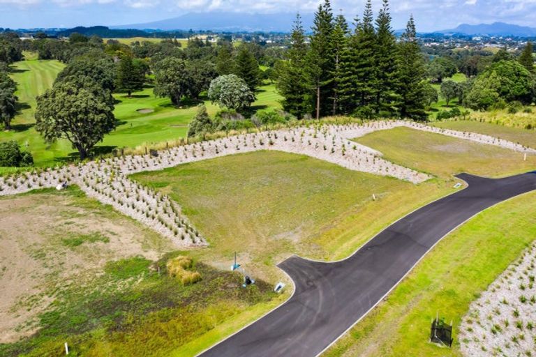 Photo of property in 3 Te Umu Hapuku Lane, Waiwhakaiho, 4312