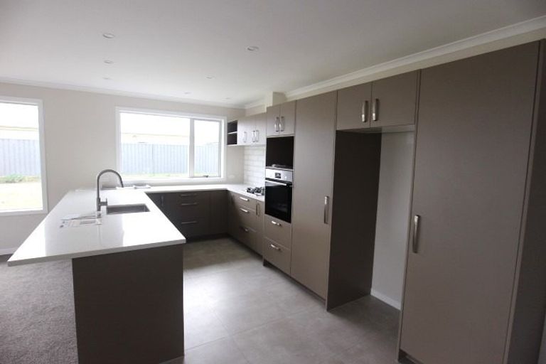 Photo of property in 33 Belgrove Drive, Waipukurau, 4200