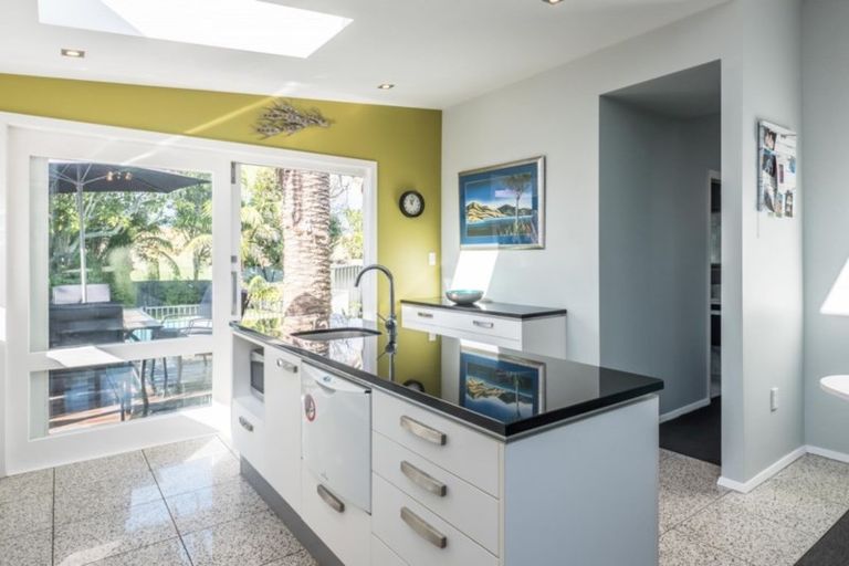 Photo of property in 36 Golf Road, Paraparaumu Beach, Paraparaumu, 5032