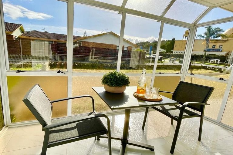 Photo of property in 4/111 Great South Road, Manurewa, Auckland, 2102