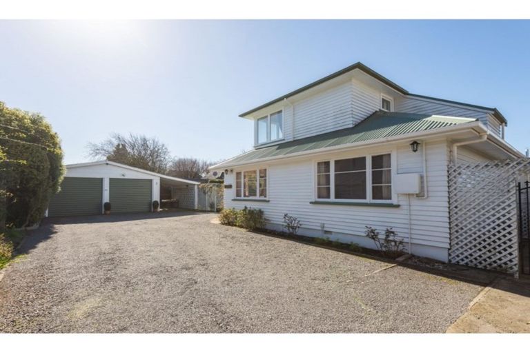 Photo of property in 37 Holly Road, St Albans, Christchurch, 8014