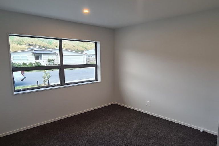 Photo of property in 87 Melksham Drive, Churton Park, Wellington, 6037