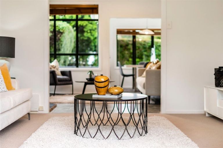Photo of property in 21 Macnay Way, Murrays Bay, Auckland, 0630