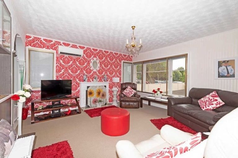 Photo of property in 38 Smythe Road, Henderson, Auckland, 0612