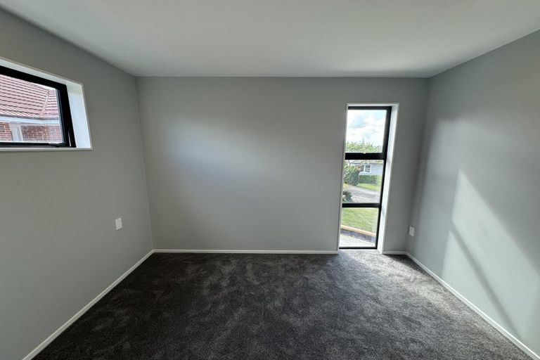 Photo of property in 2a Maunder Place, New Lynn, Auckland, 0600