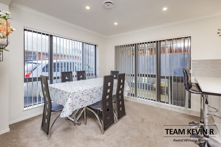 Photo of property in 118b Great South Road, Manurewa, Auckland, 2102