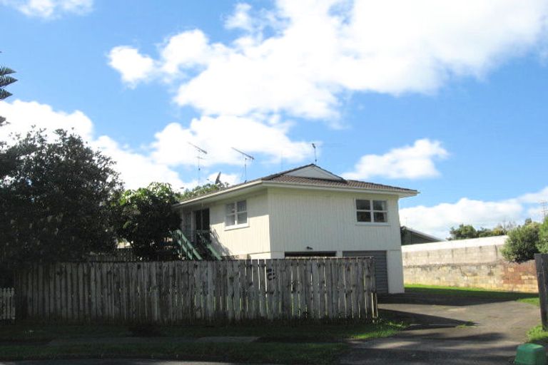 Photo of property in 16 Okareka Place, Pakuranga Heights, Auckland, 2010