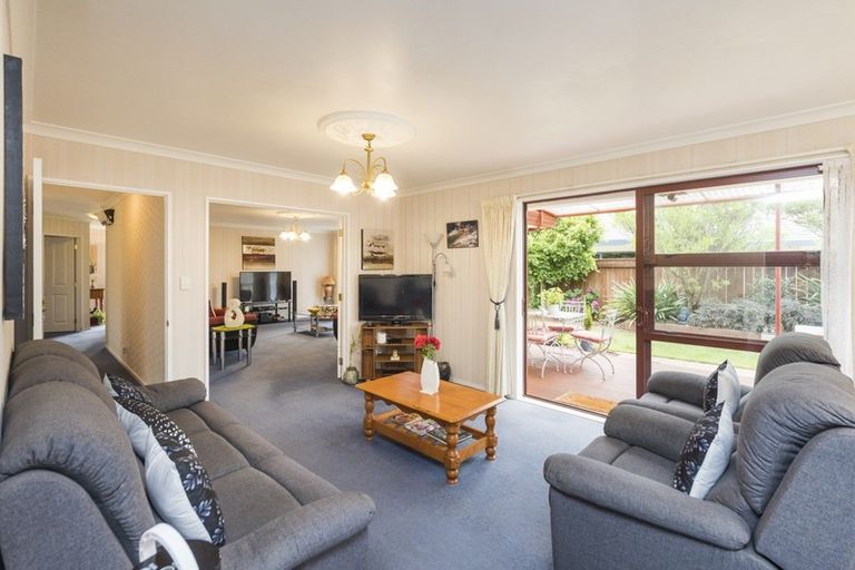 Photo of property in 10 Branigan Parade, Kelvin Grove, Palmerston North, 4414