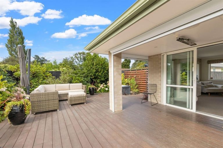 Photo of property in 15a Canberra Place, Redwood, Christchurch, 8051