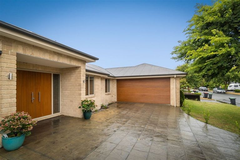 Photo of property in 12 Mataroa Place, Parklands, Christchurch, 8083