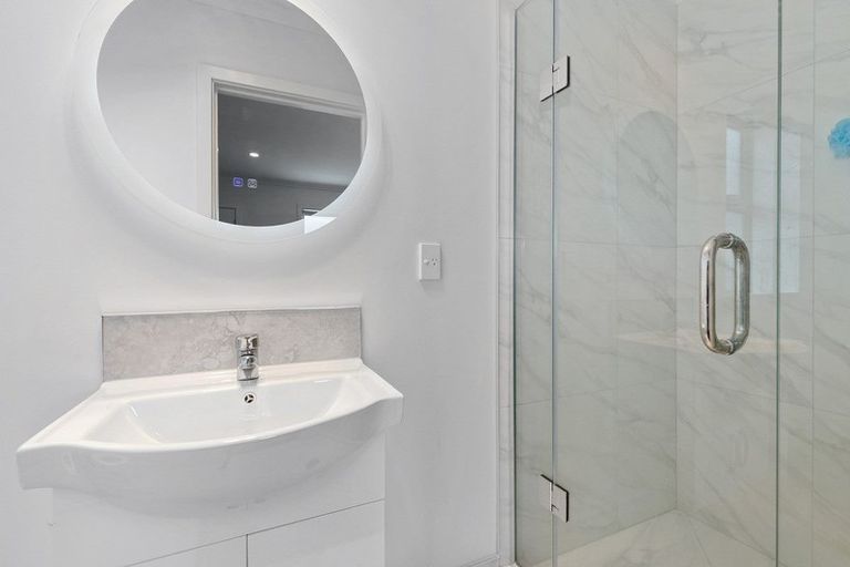 Photo of property in 29u2 May Street, Hamilton East, Hamilton, 3216