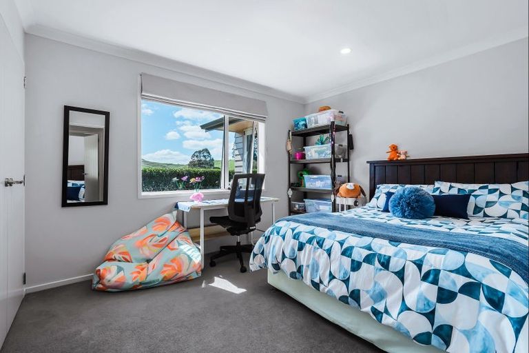 Photo of property in 90 Dalmore Way, Acacia Bay, Taupo, 3385