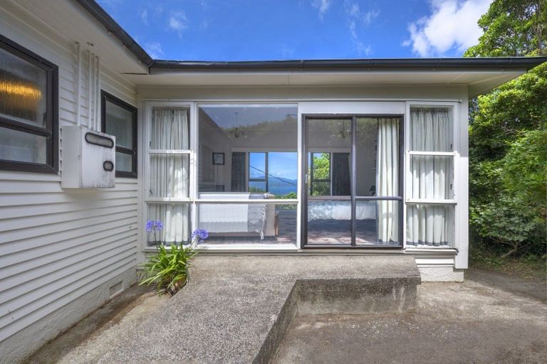 Photo of property in 29 Ranui Crescent, Khandallah, Wellington, 6035
