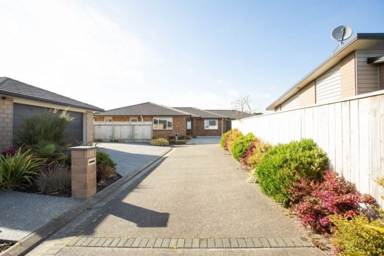 Photo of property in 8 Taranui Way, Paraparaumu Beach, Paraparaumu, 5032