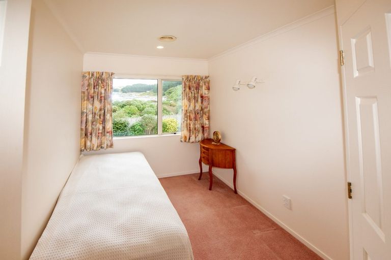 Photo of property in 3 Waverton Terrace, Churton Park, Wellington, 6037