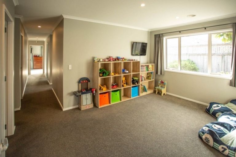Photo of property in 8 Taranui Way, Paraparaumu Beach, Paraparaumu, 5032