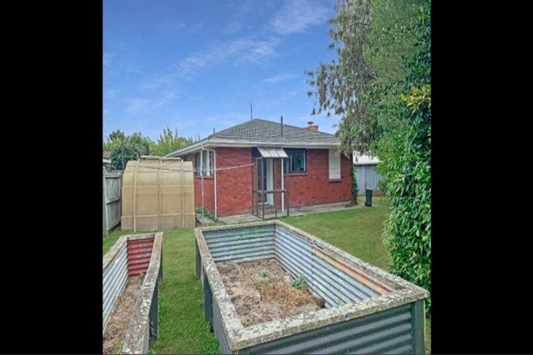 Photo of property in 17 Ostend Place, Avonhead, Christchurch, 8042